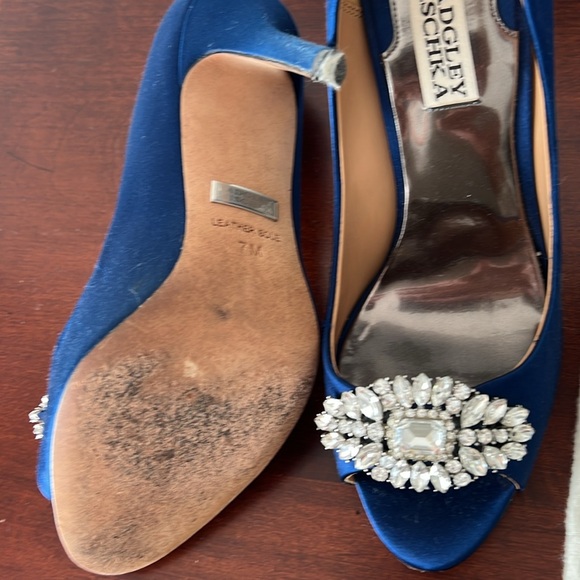BADGLEY MISCHKA Blue Satin Heels - Picture 9 of 9